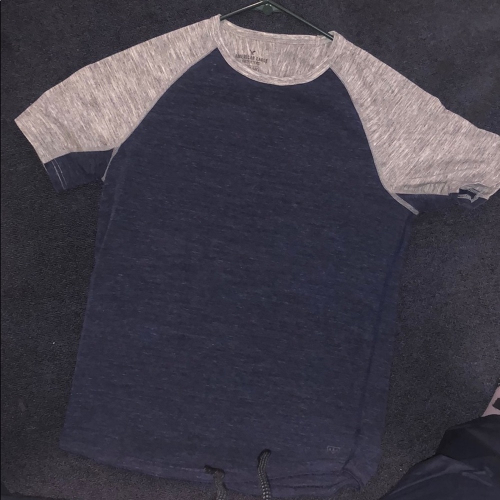American Eagle tee